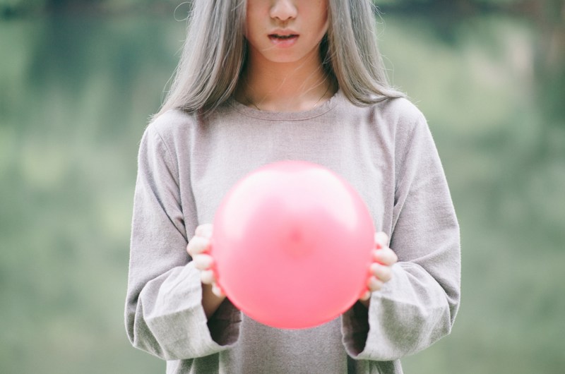 Pige med rød ballon